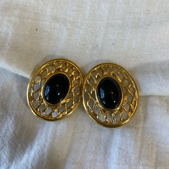 Gold‎ Tone Clip on Earrings w/ Black Cabochon - Picture 1 of 3